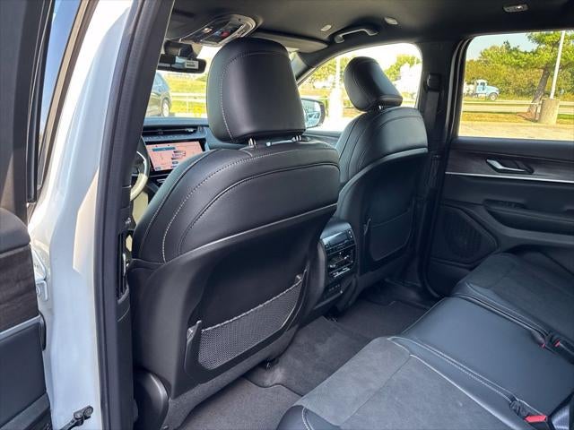 2027 Jeep Grand Cherokee GRAND CHEROKEE L LAREDO ALTITUDE 4X4