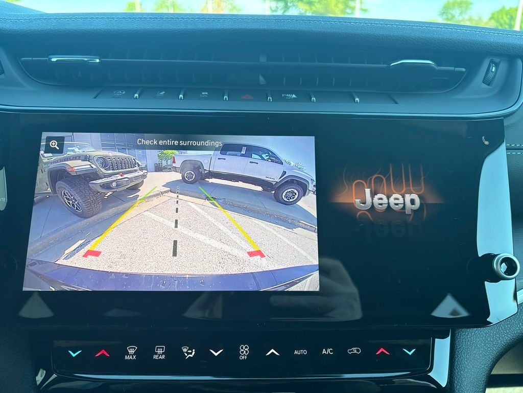 2026 Jeep Grand Cherokee L Laredo