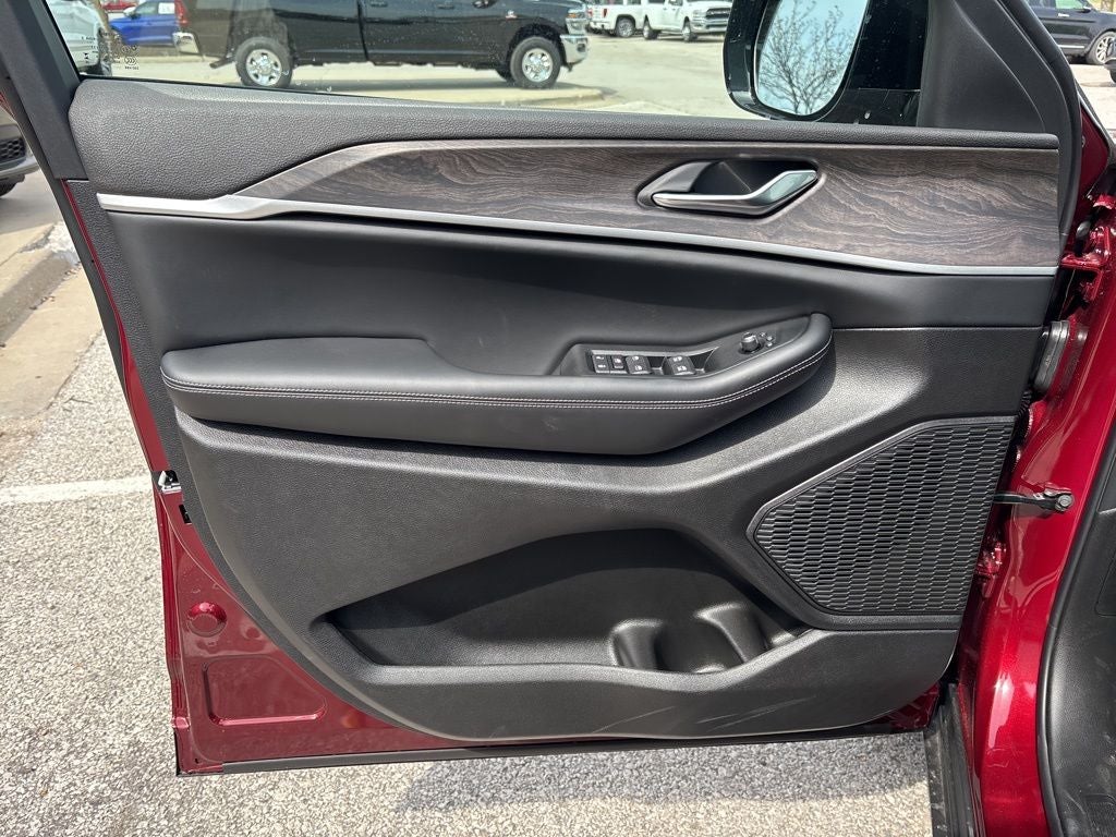 2026 Jeep Grand Cherokee L Laredo