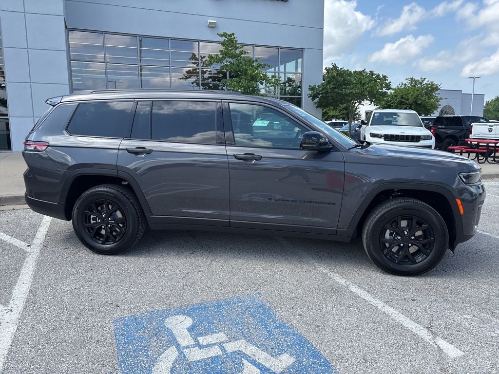 2026 Jeep Grand Cherokee L Laredo