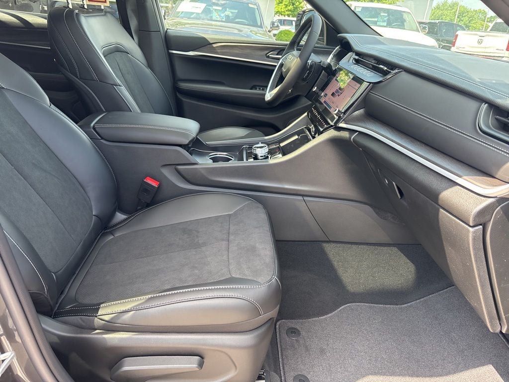 2026 Jeep Grand Cherokee L Laredo