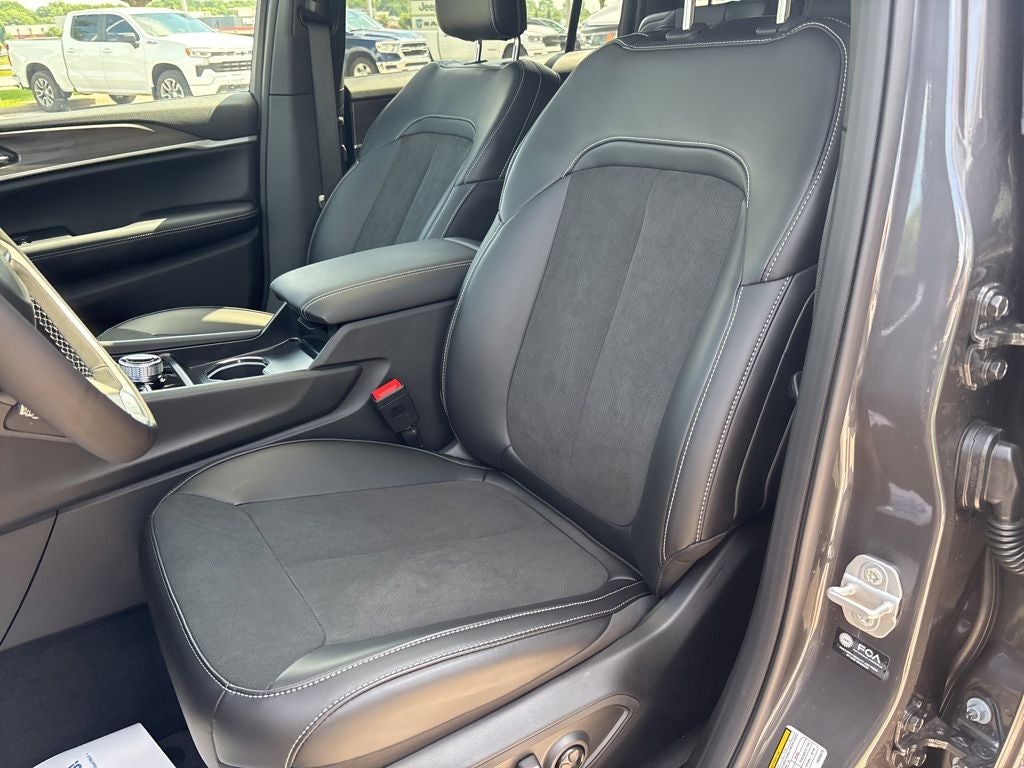 2026 Jeep Grand Cherokee L Laredo