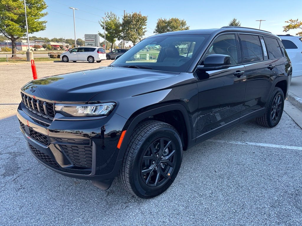 2027 Jeep Grand Cherokee GRAND CHEROKEE L LAREDO ALTITUDE 4X4