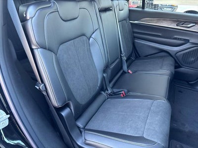 2027 Jeep Grand Cherokee GRAND CHEROKEE L LAREDO ALTITUDE 4X4