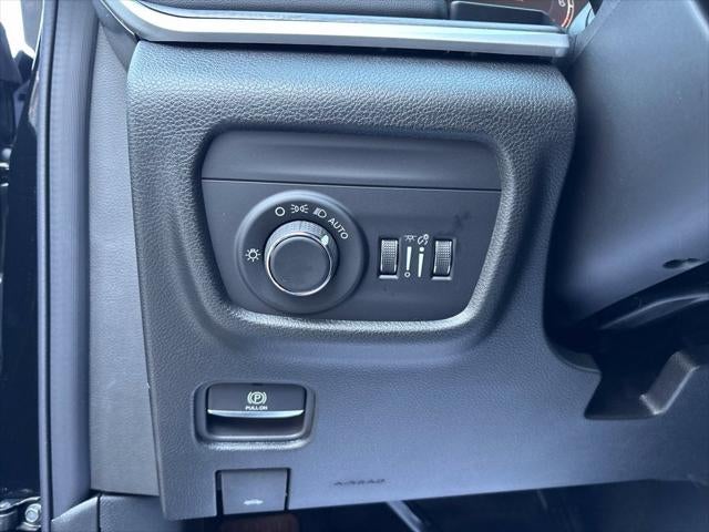 2027 Jeep Grand Cherokee GRAND CHEROKEE L LAREDO ALTITUDE 4X4