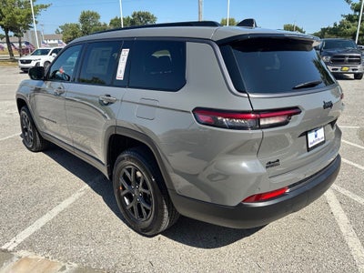 2027 Jeep Grand Cherokee Laredo Altitude