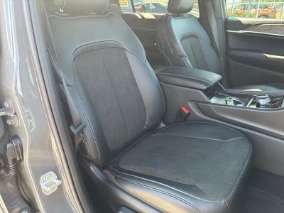 2027 Jeep Grand Cherokee Laredo Altitude