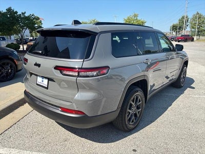 2027 Jeep Grand Cherokee Laredo Altitude