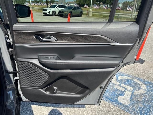 2027 Jeep Grand Cherokee Laredo Altitude