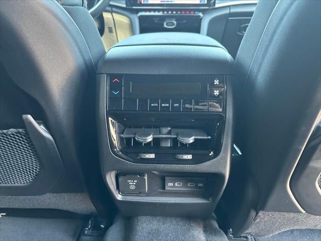 2027 Jeep Grand Cherokee Laredo Altitude