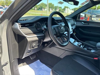 2027 Jeep Grand Cherokee Laredo Altitude