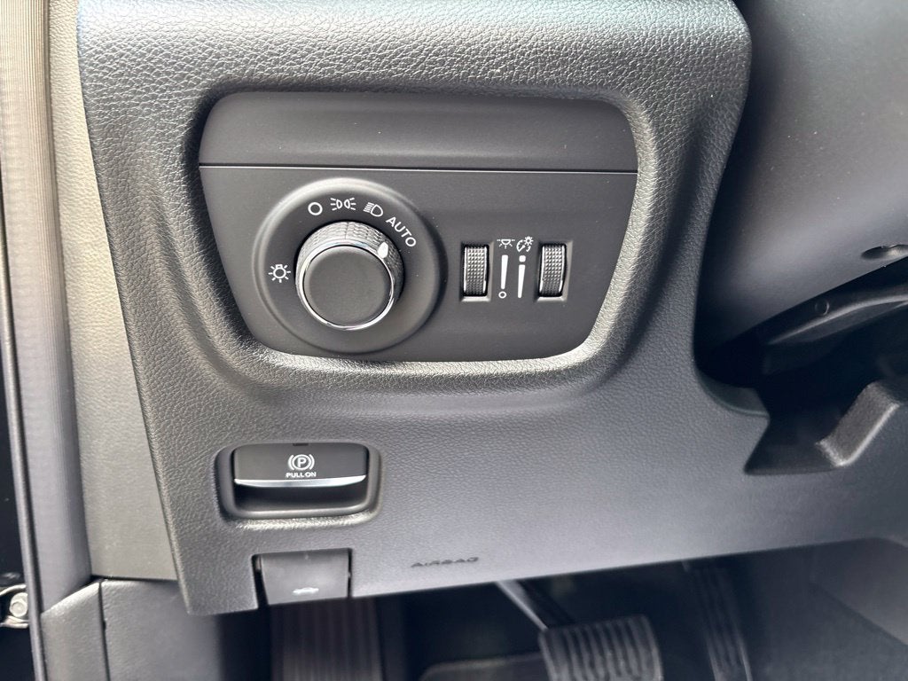 2027 Jeep Grand Cherokee GRAND CHEROKEE L LAREDO ALTITUDE 4X4