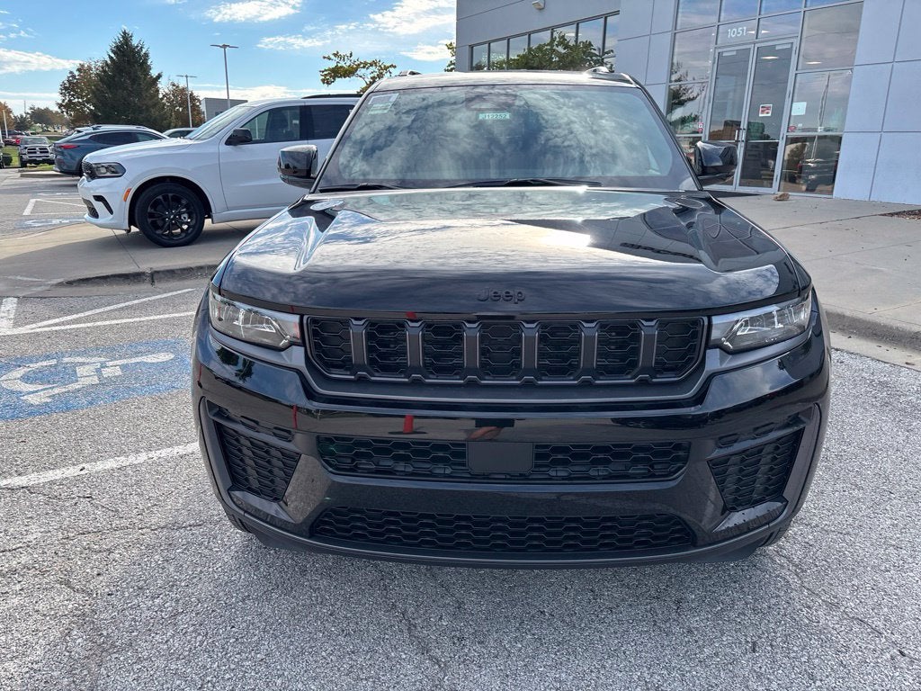 2027 Jeep Grand Cherokee GRAND CHEROKEE L LAREDO ALTITUDE 4X4