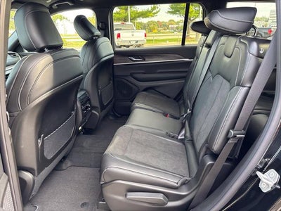 2027 Jeep Grand Cherokee GRAND CHEROKEE L LAREDO ALTITUDE 4X4