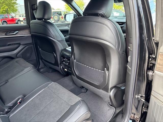 2027 Jeep Grand Cherokee GRAND CHEROKEE L LAREDO ALTITUDE 4X4
