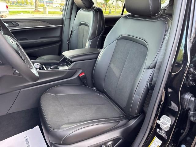 2027 Jeep Grand Cherokee GRAND CHEROKEE L LAREDO ALTITUDE 4X4
