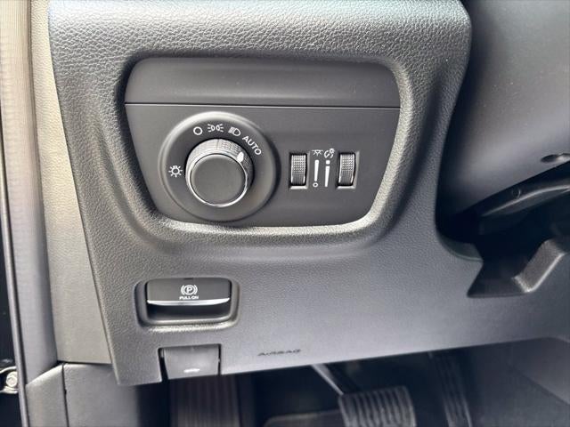 2027 Jeep Grand Cherokee GRAND CHEROKEE L LAREDO ALTITUDE 4X4