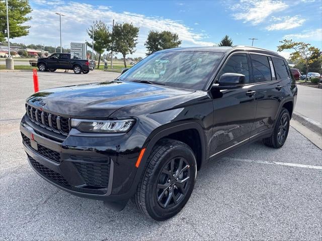 2027 Jeep Grand Cherokee GRAND CHEROKEE L LAREDO ALTITUDE 4X4