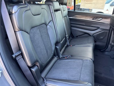 2027 Jeep Grand Cherokee GRAND CHEROKEE L LAREDO ALTITUDE 4X4