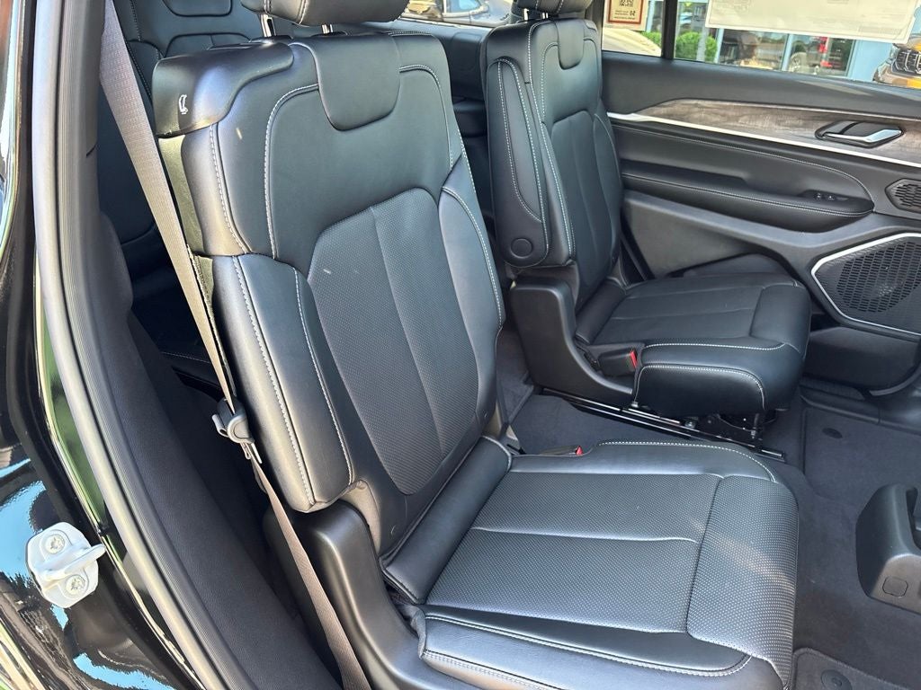 2027 Jeep Grand Cherokee Limited Reserve