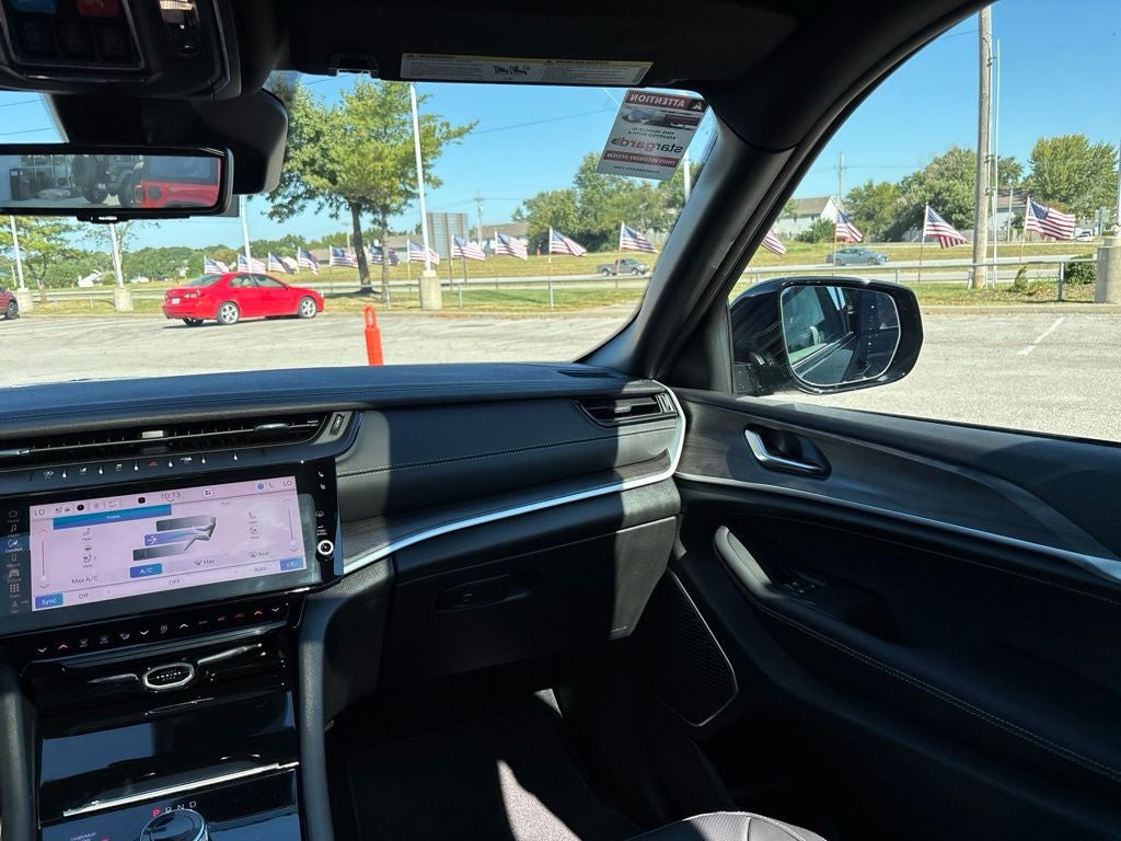 2027 Jeep Grand Cherokee Limited Reserve