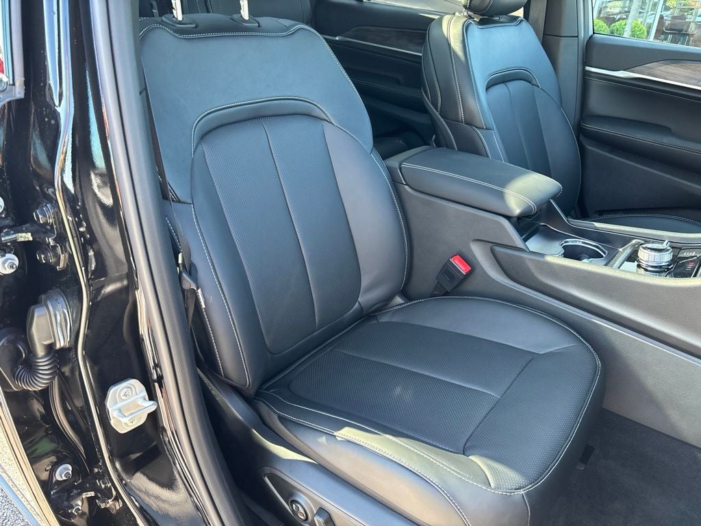 2027 Jeep Grand Cherokee Limited Reserve