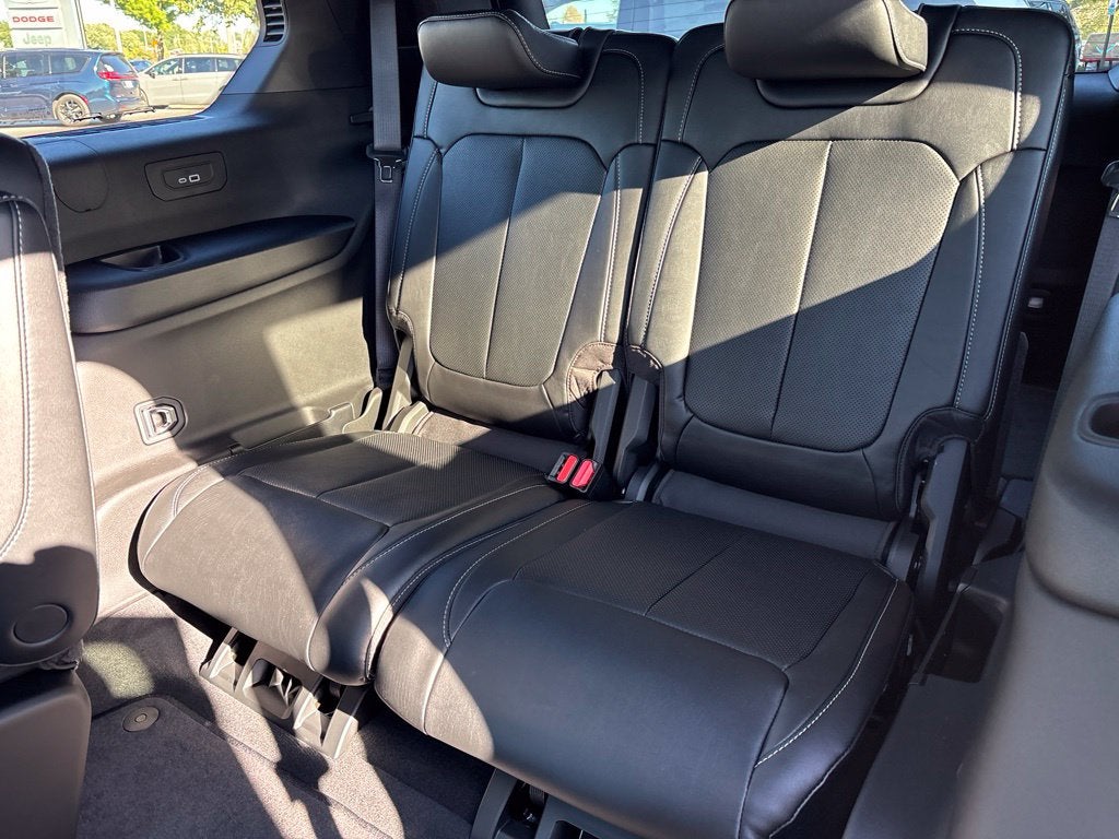 2027 Jeep Grand Cherokee GRAND CHEROKEE L LIMITED RESERVE 4X4