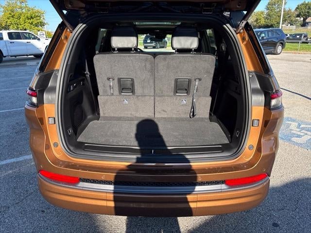 2027 Jeep Grand Cherokee GRAND CHEROKEE L LIMITED RESERVE 4X4