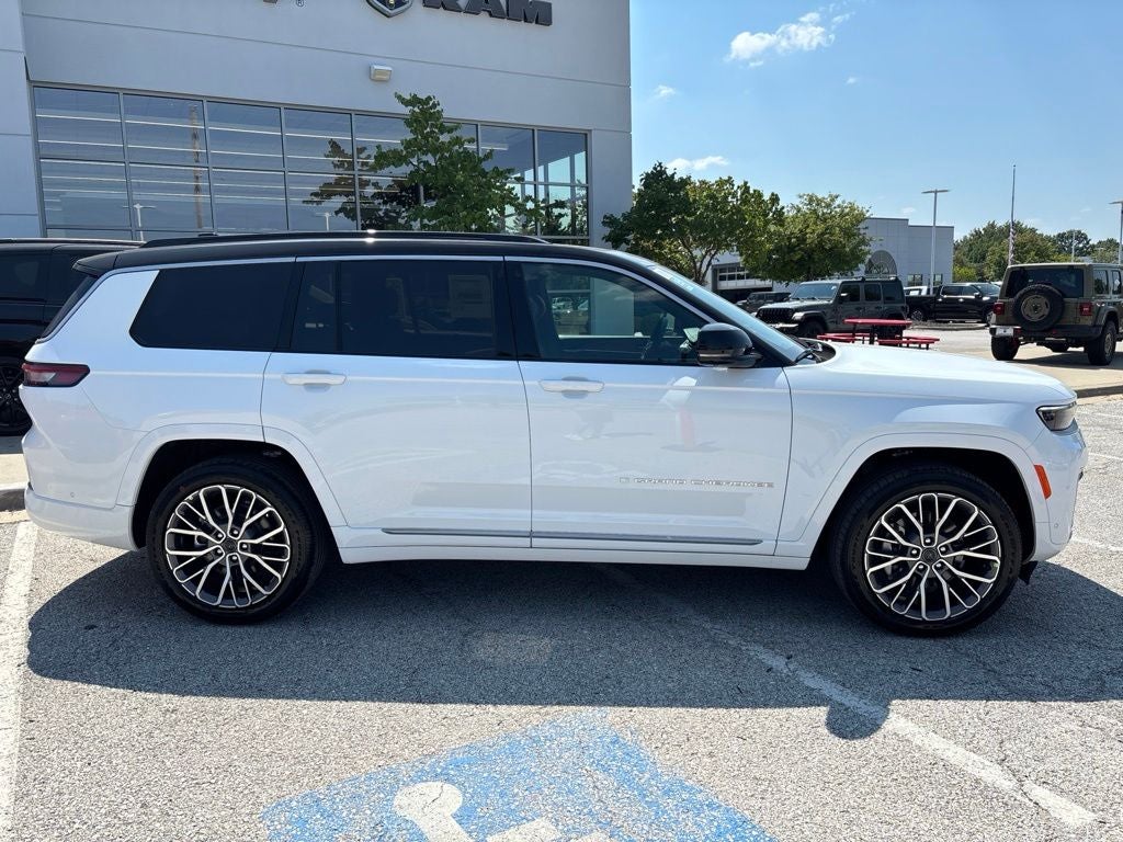 2027 Jeep Grand Cherokee Summit