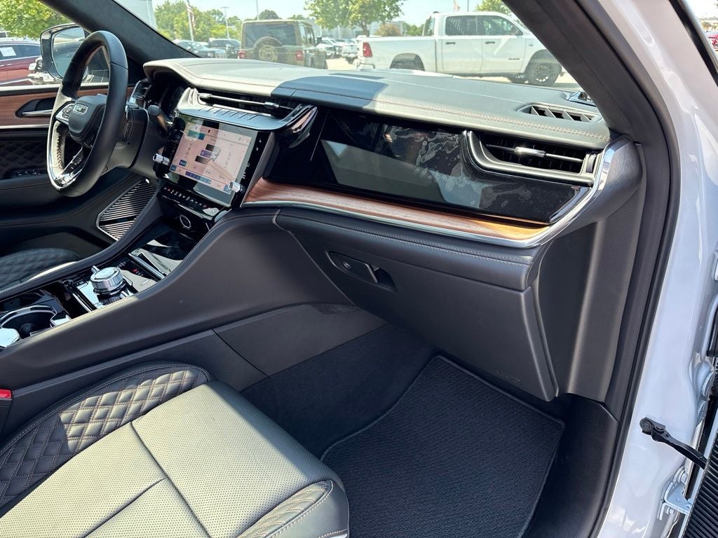 2027 Jeep Grand Cherokee Summit