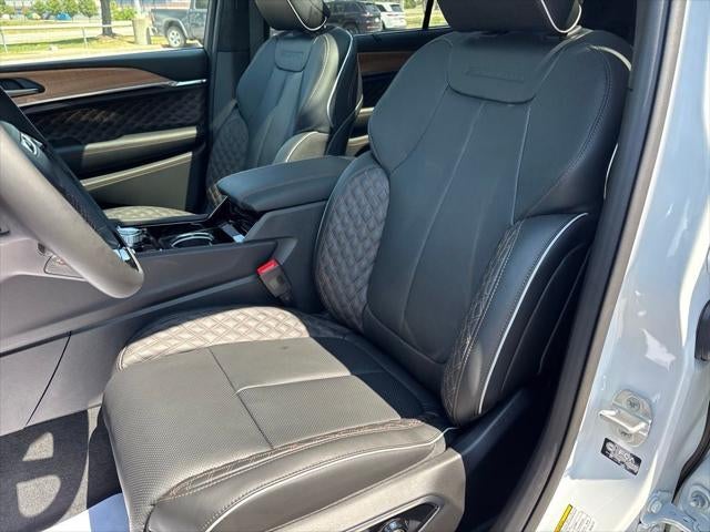 2027 Jeep Grand Cherokee Summit