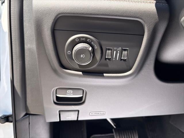 2027 Jeep Grand Cherokee Summit