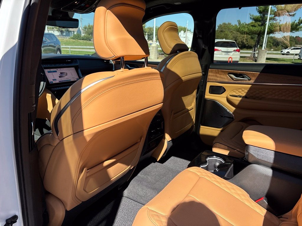 2027 Jeep Grand Cherokee GRAND CHEROKEE L SUMMIT 4X4