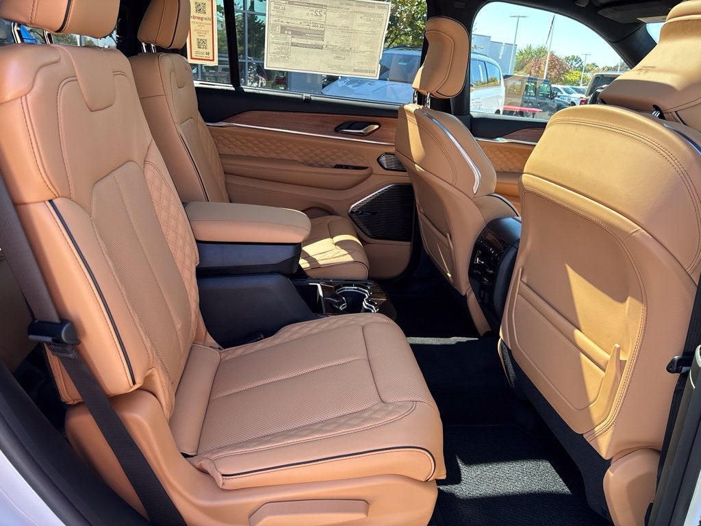2027 Jeep Grand Cherokee GRAND CHEROKEE L SUMMIT 4X4
