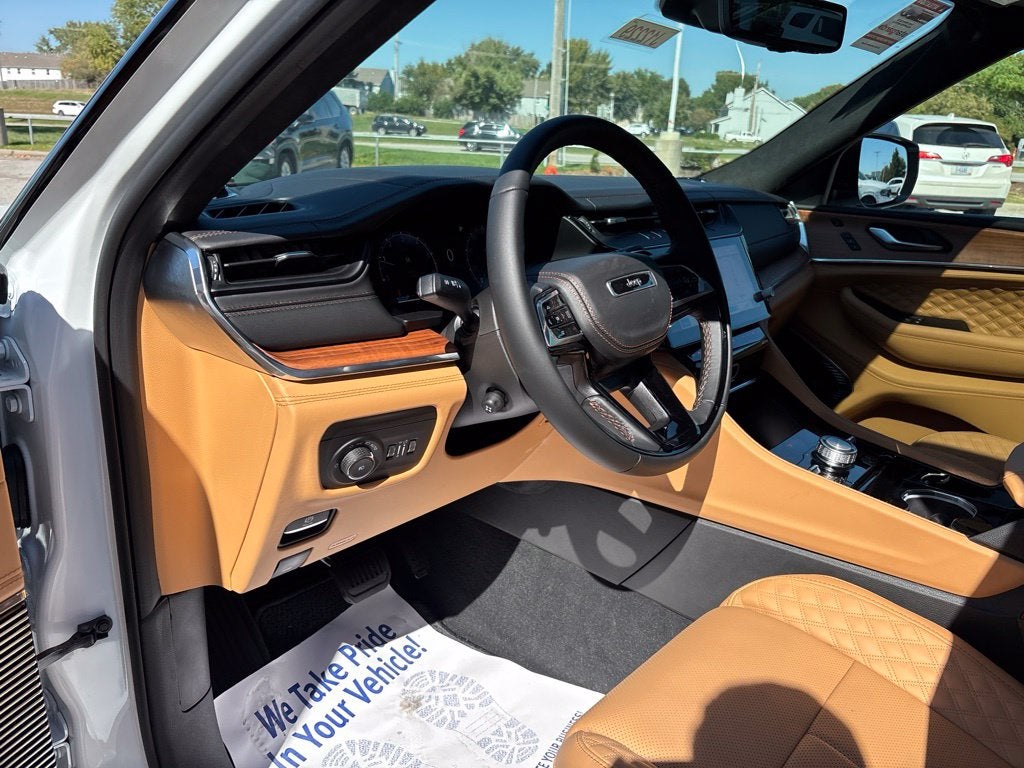 2027 Jeep Grand Cherokee GRAND CHEROKEE L SUMMIT 4X4