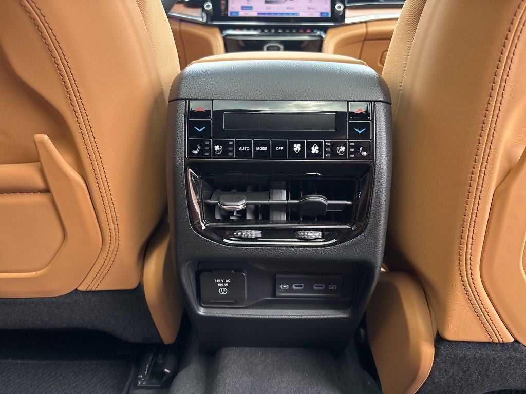 2026 Jeep Grand Cherokee GRAND CHEROKEE L SUMMIT 4X4