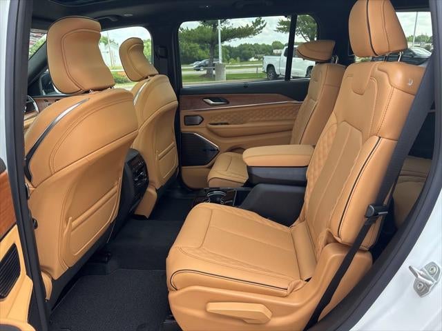 2026 Jeep Grand Cherokee GRAND CHEROKEE L SUMMIT 4X4