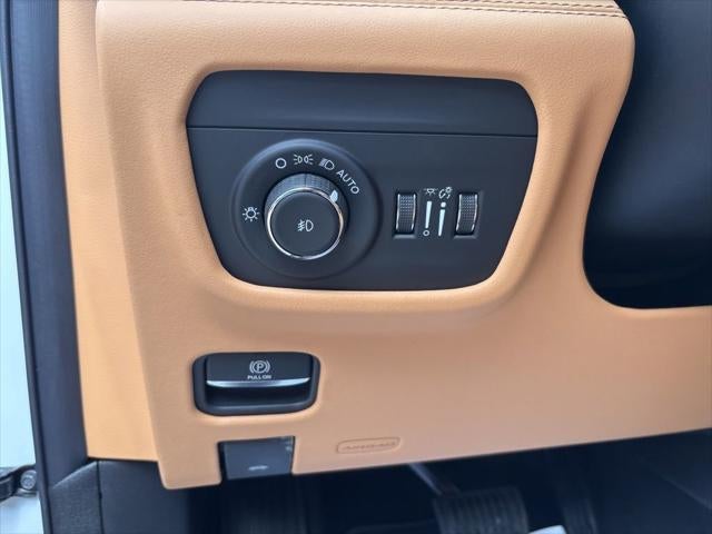 2026 Jeep Grand Cherokee GRAND CHEROKEE L SUMMIT 4X4
