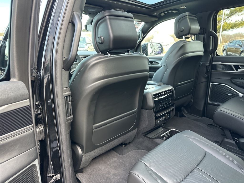 2026 Jeep Grand Wagoneer L 4x4