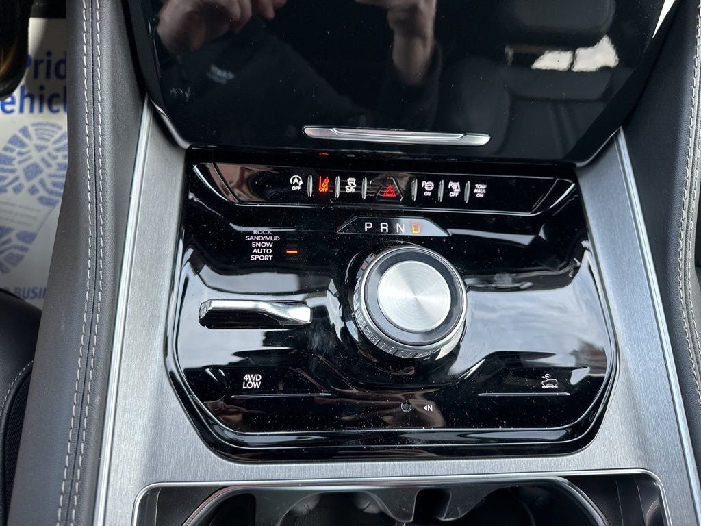 2026 Jeep Grand Wagoneer L 4x4