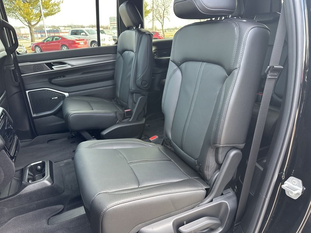 2026 Jeep Grand Wagoneer L 4x4