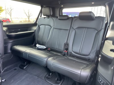 2026 Jeep Grand Wagoneer L 4x4