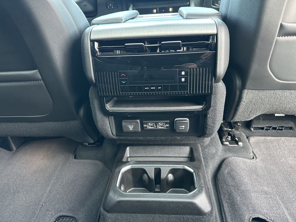 2026 Jeep Grand Wagoneer L 4x4