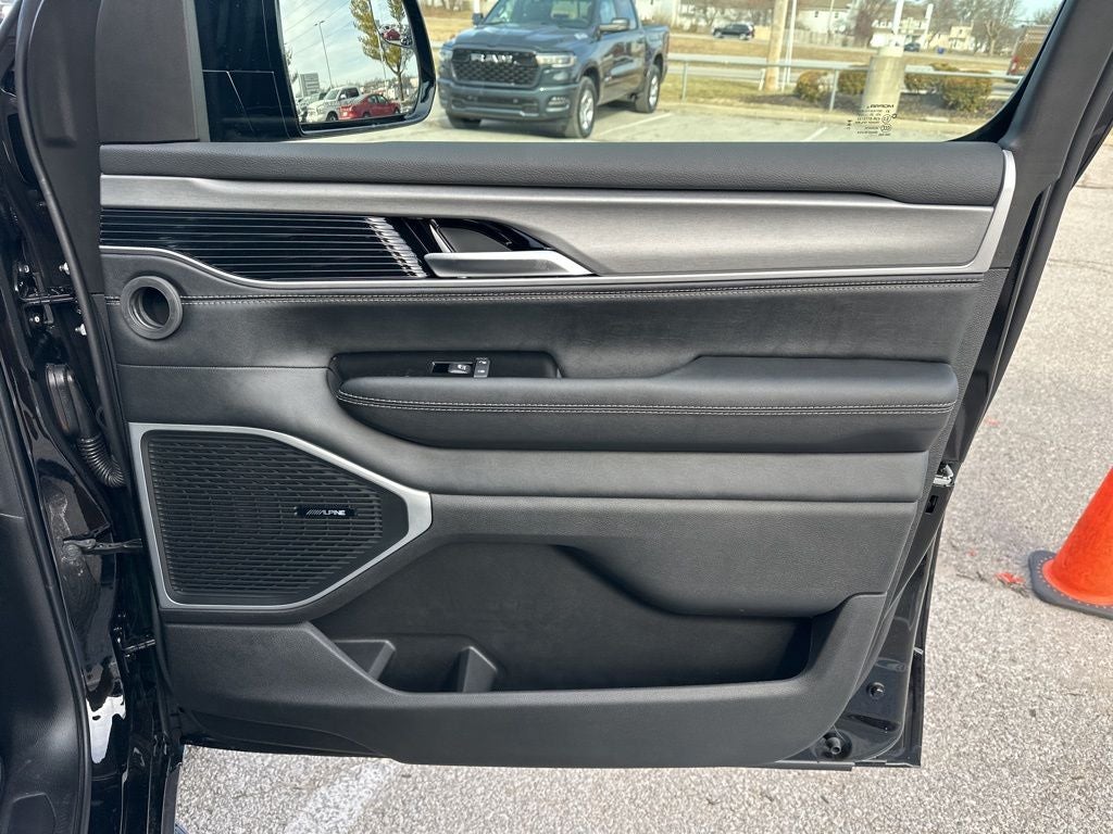 2026 Jeep Grand Wagoneer L 4x4