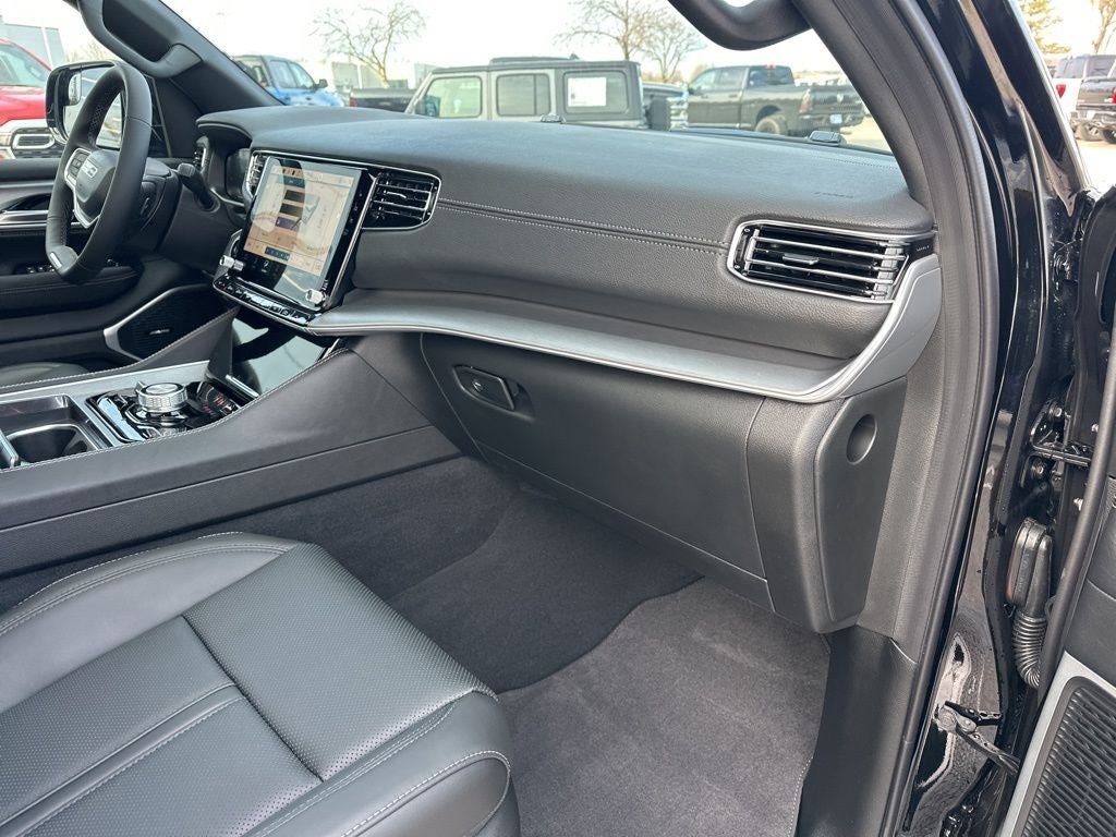 2026 Jeep Grand Wagoneer L 4x4