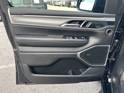 2026 Jeep Grand Wagoneer L 4x4