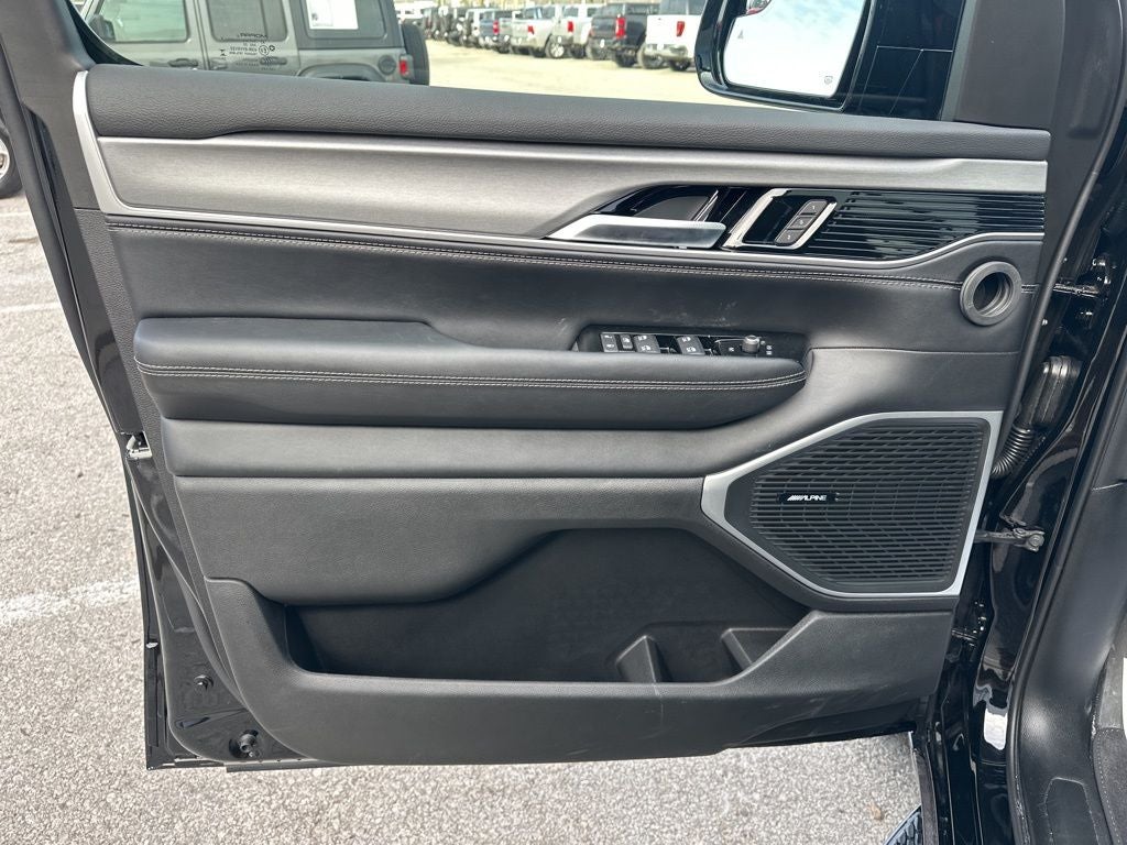 2026 Jeep Grand Wagoneer L 4x4