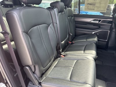 2025 Jeep Wagoneer L Base