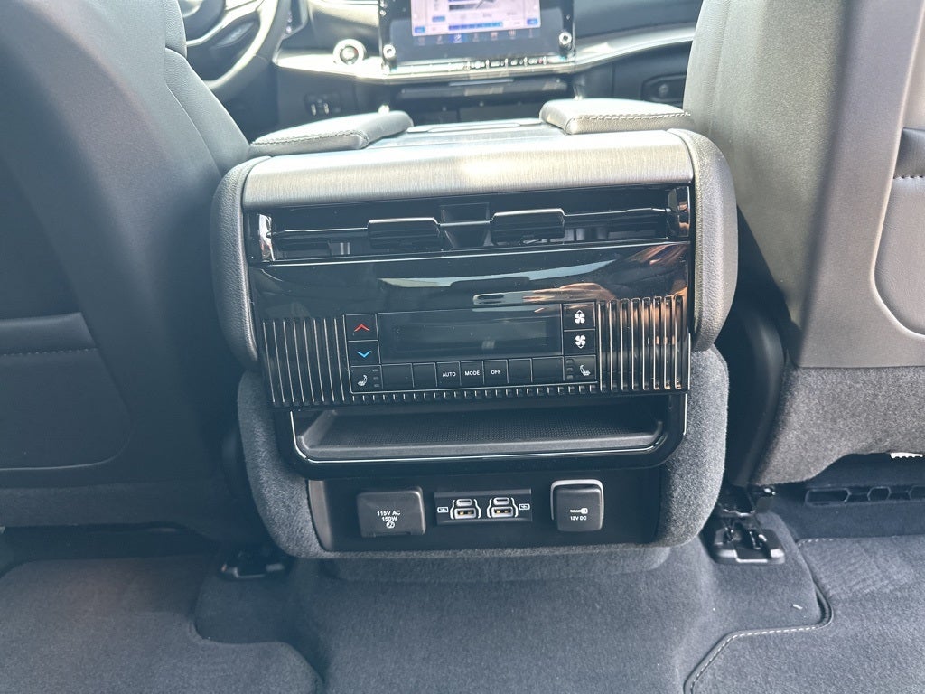 2025 Jeep Wagoneer L Base