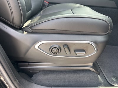 2025 Jeep Wagoneer L Base